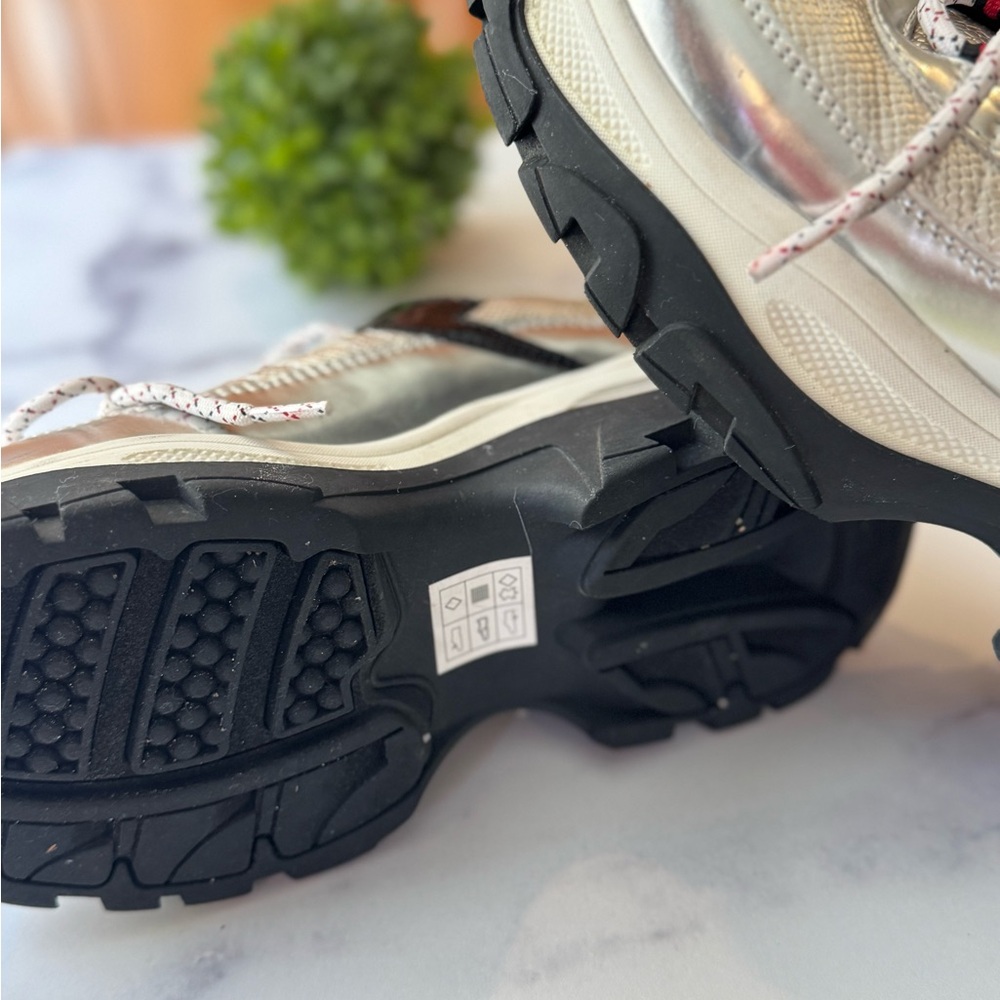 Skechers Silver Sneakers - Picture 3 of 10